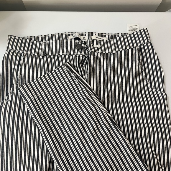 Hollister Straight Leg 7/8 Pants | Size M - Picture 3 of 5